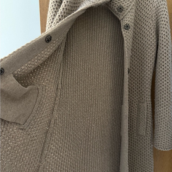 Elegant Tan Women's Coat - Picture 3 of 7